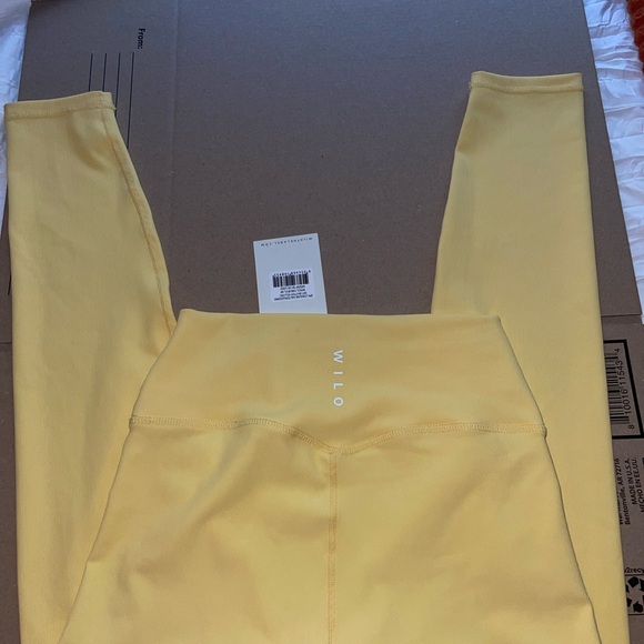 WILO Yellow Women's Activewear Set - Picture 4 of 6